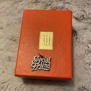 Retired “Special Friend” Janes Avery Charm
